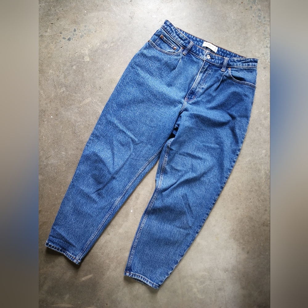 Abercrombie & Fitch Curve Love 80's Mom